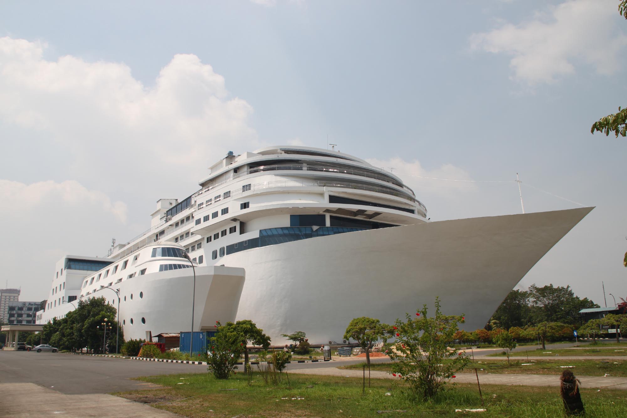 Tarik Wisatawan, Batam Buka Hotel Mirip Kapal Pesiar